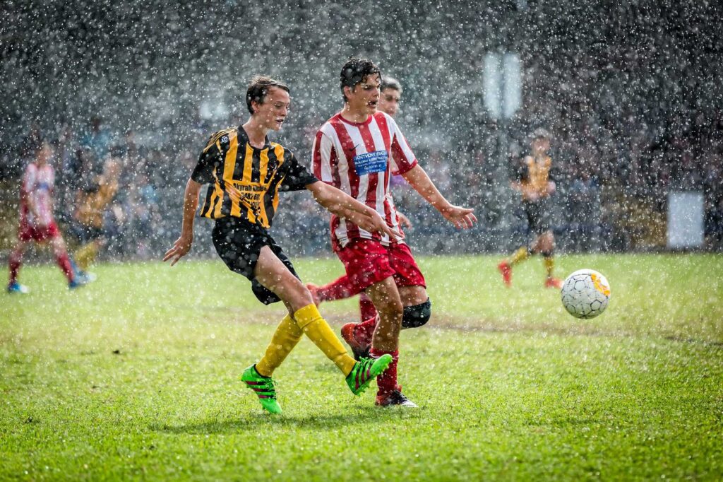 Trang cá cược bóng đá uy tín VT999 - Đá Bóng Dưới Trời Mưa